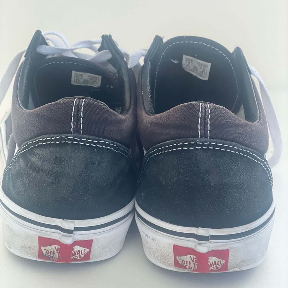Vans Classic Black and White Men's Sneakers Size 10.5 Men - Picture 3 of 5